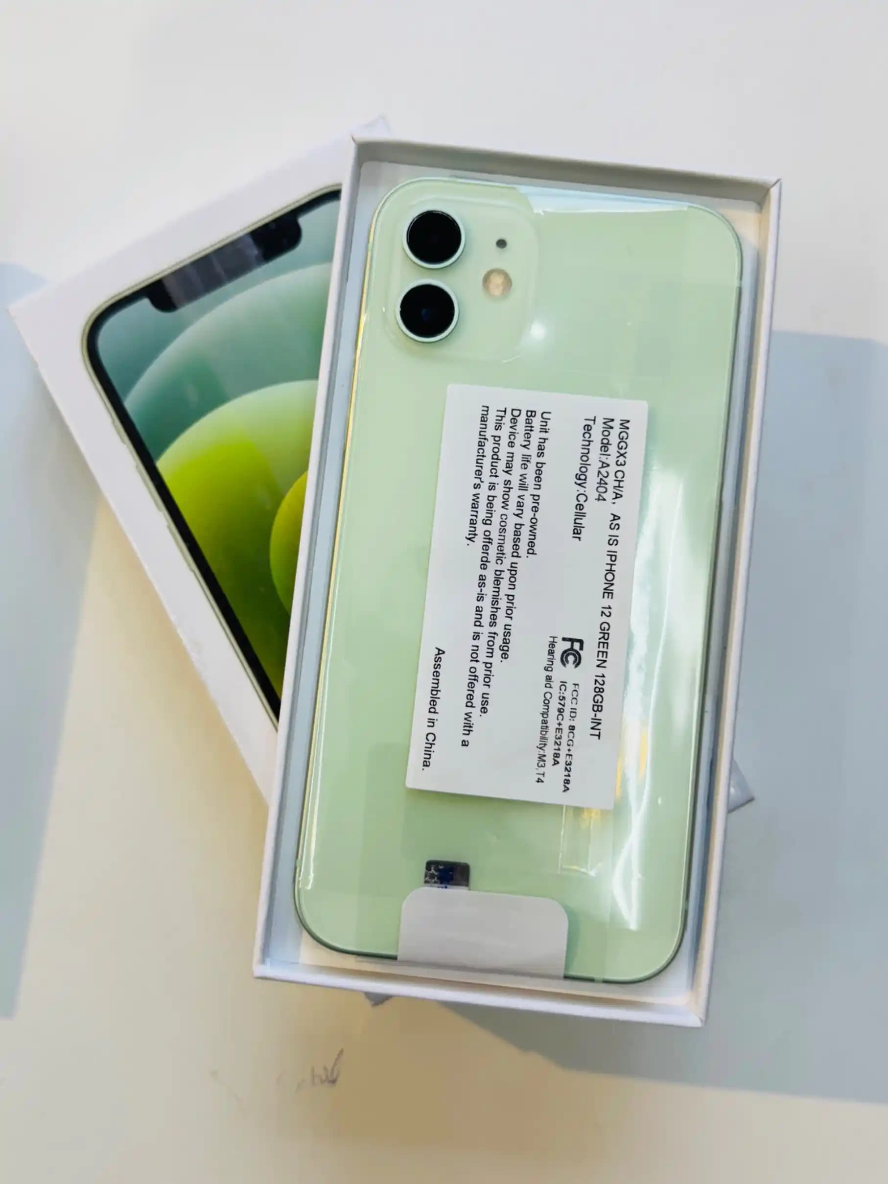 Apple iPhone 12 photo 1