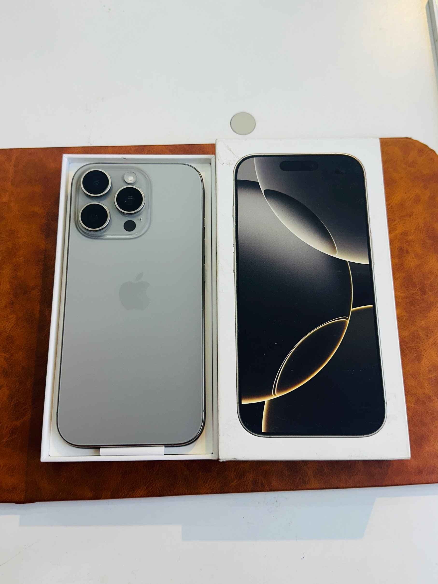 Apple iPhone 16 Pro photo 1