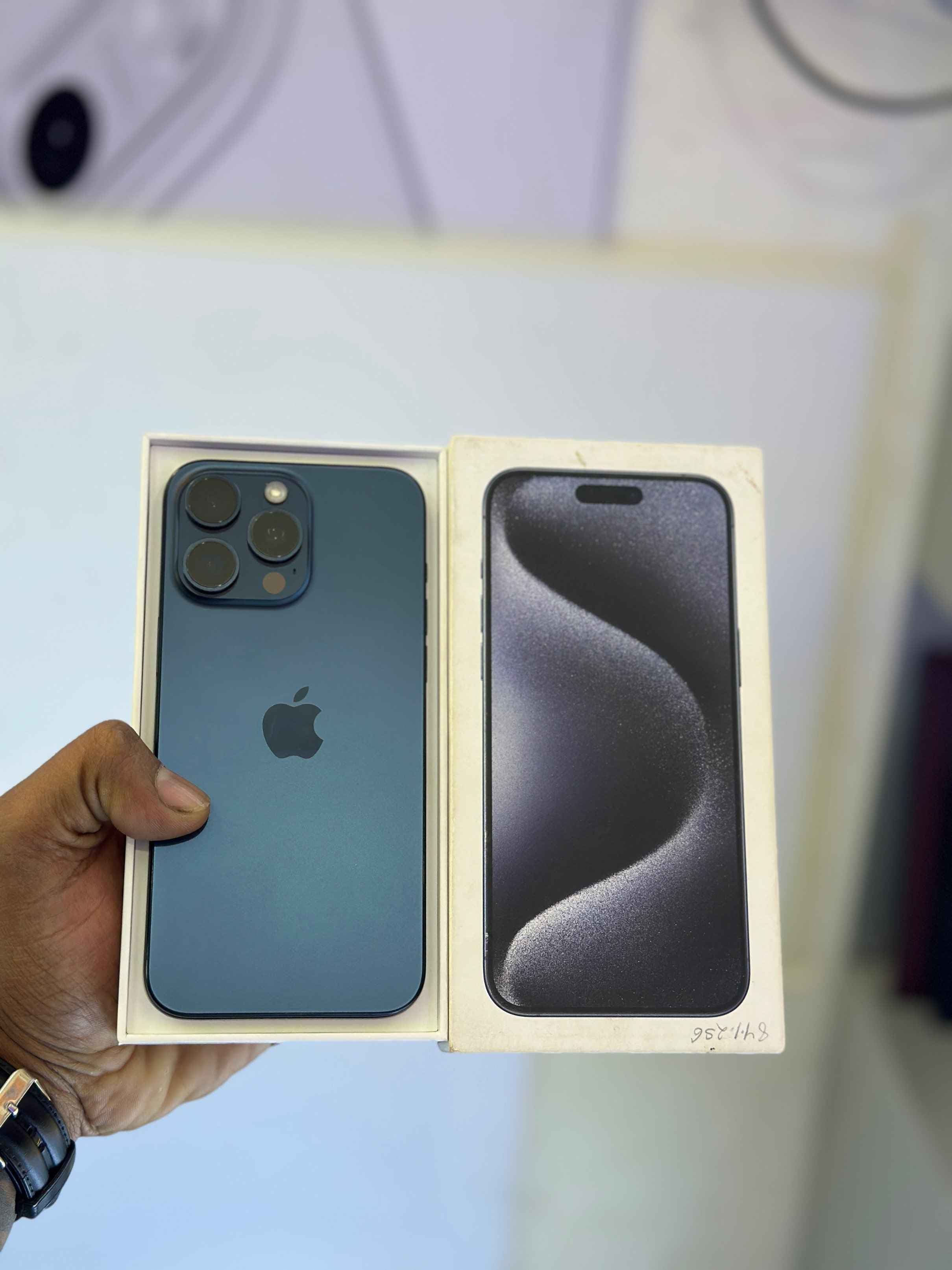 Apple iPhone 15 Pro Max photo 1