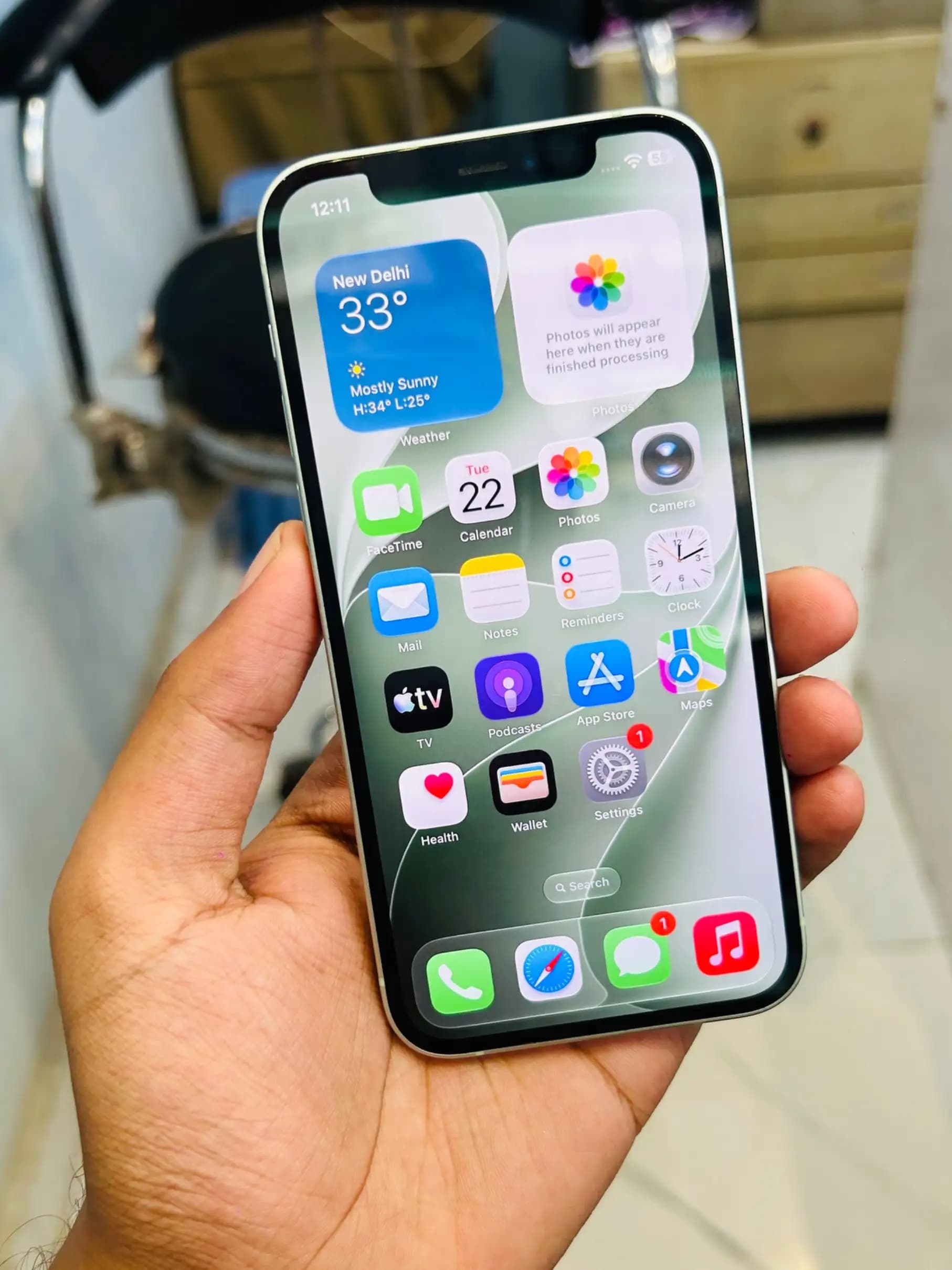 Apple iPhone 12 photo 1