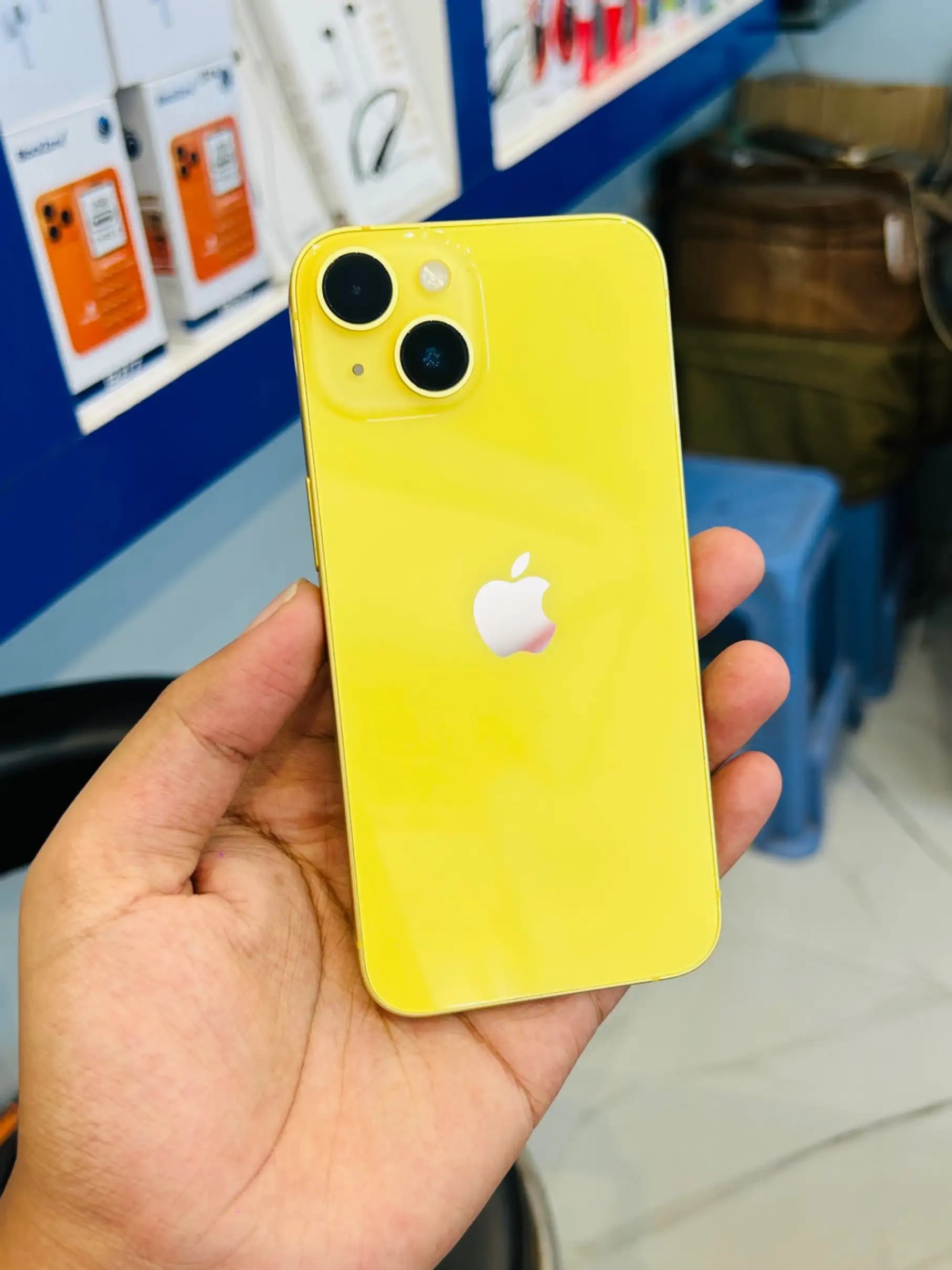 Apple iPhone 14 photo 1