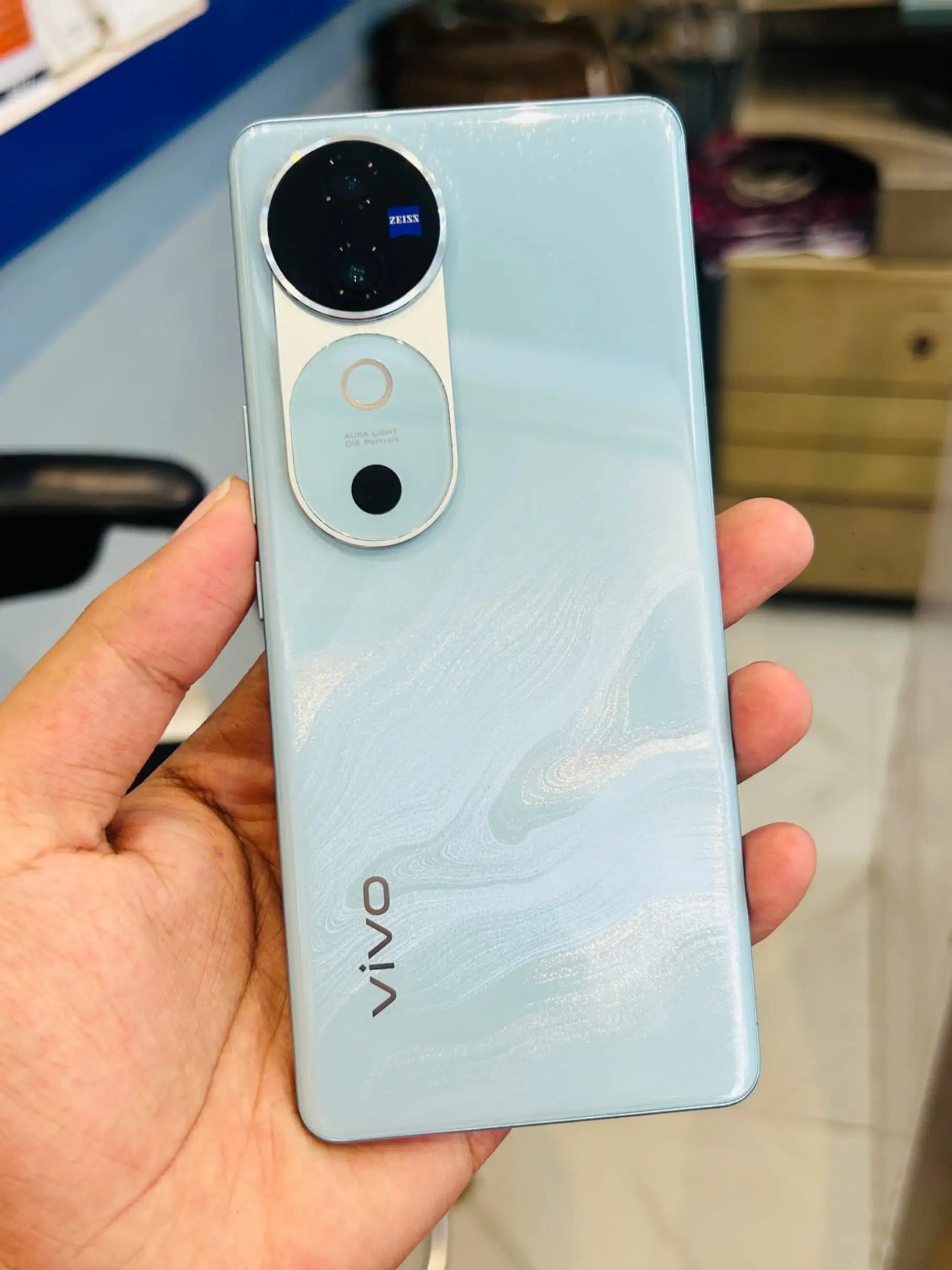 Vivo V40 photo 1