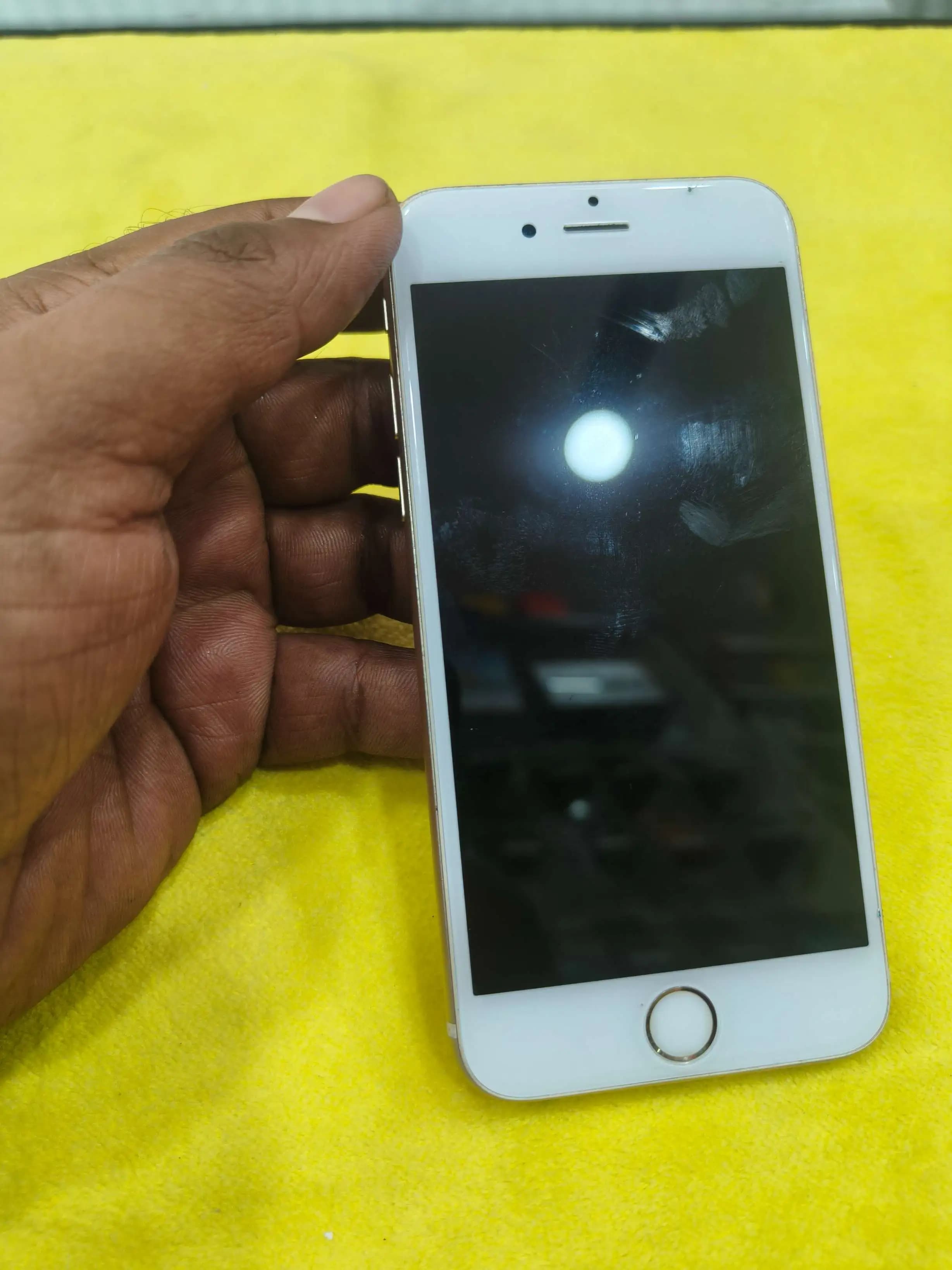 Apple iPhone 6s photo 2