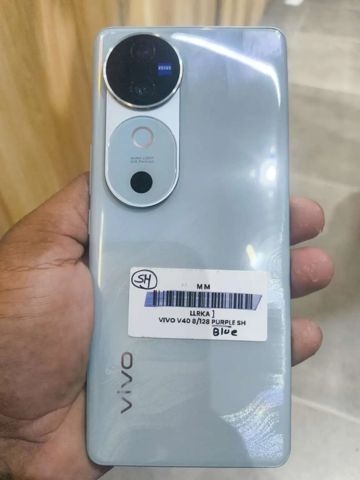 Vivo V40 photo 1