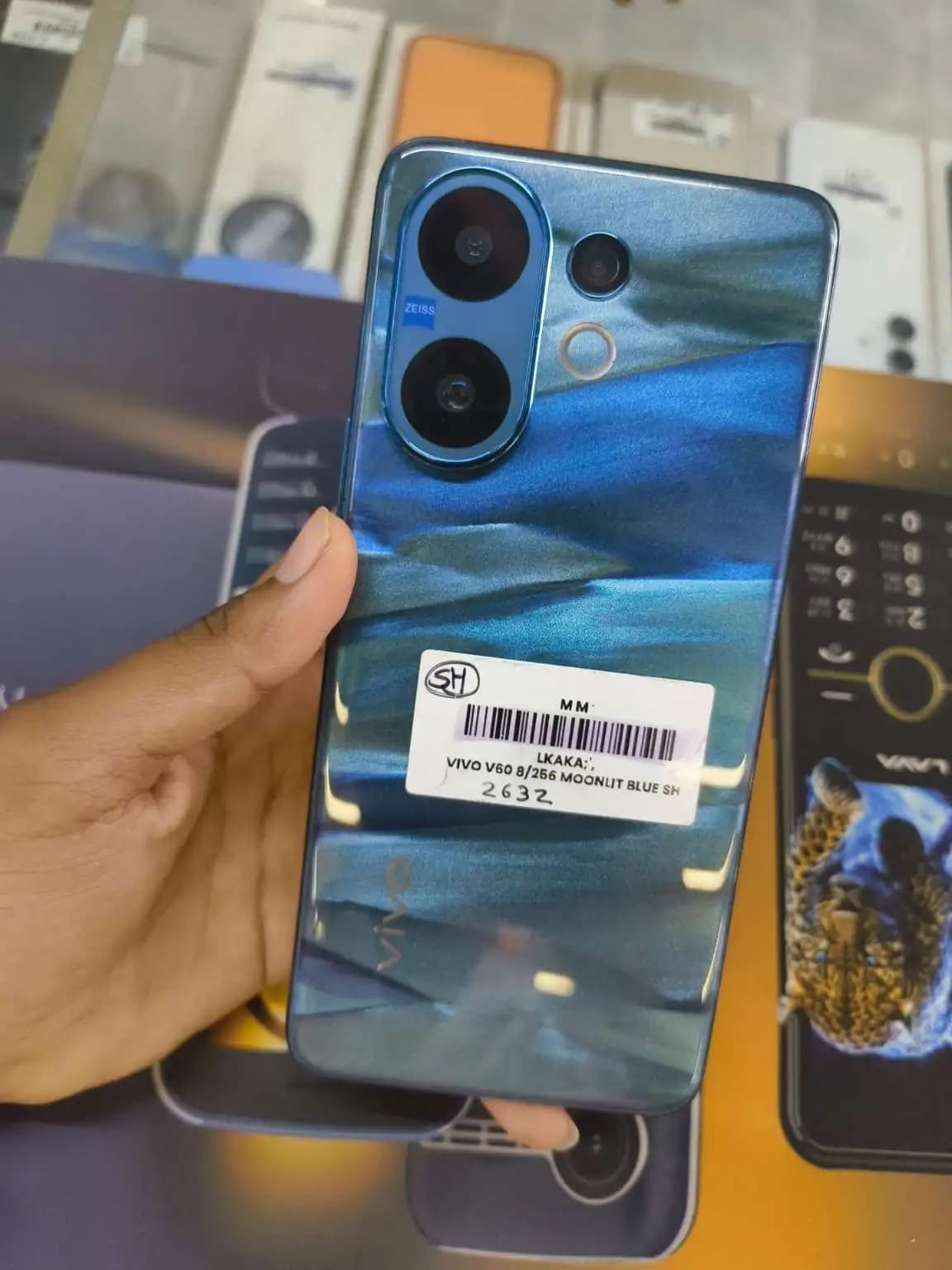 Vivo V60 photo 1