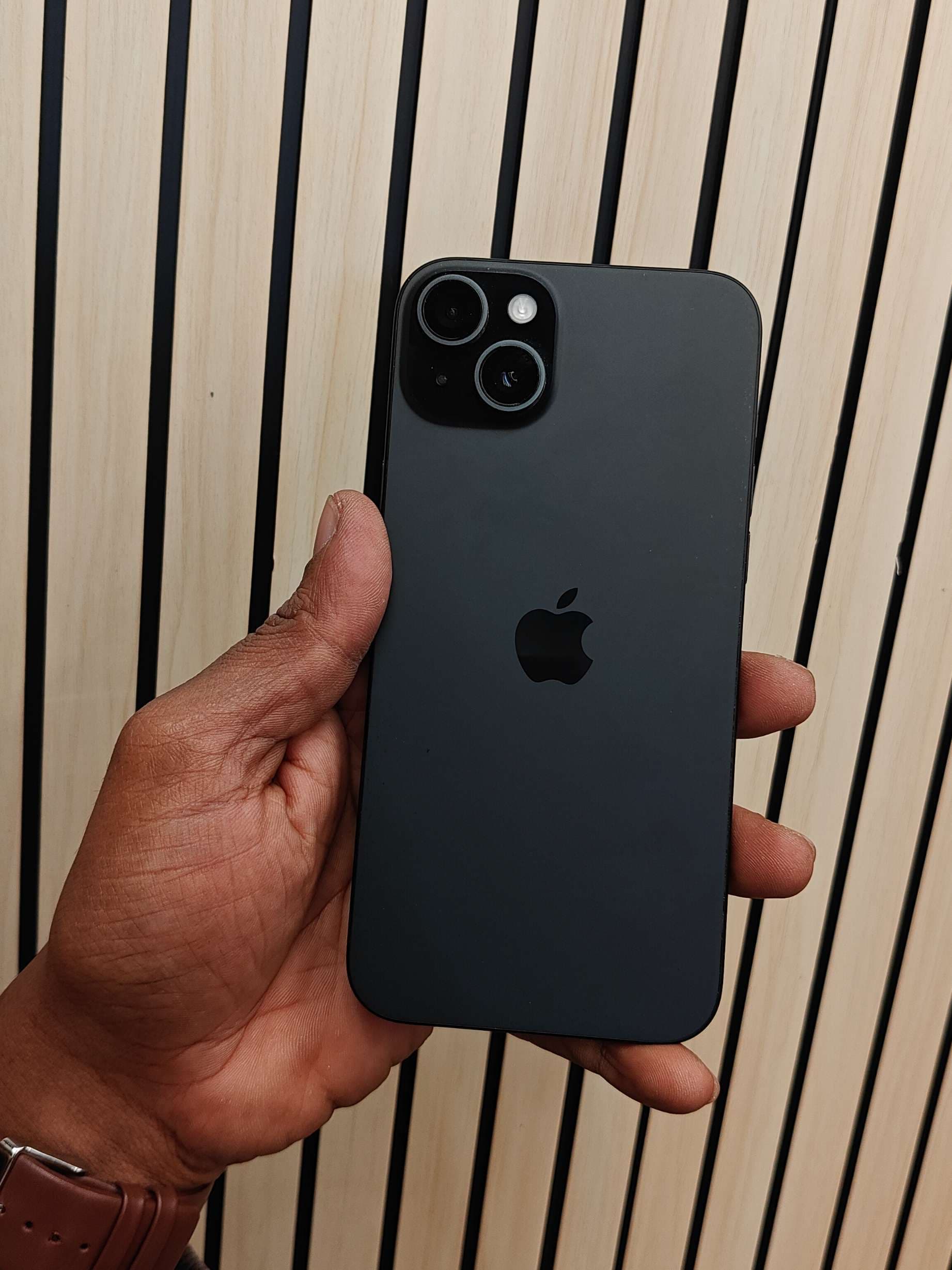 Apple iPhone 15 Plus photo 1