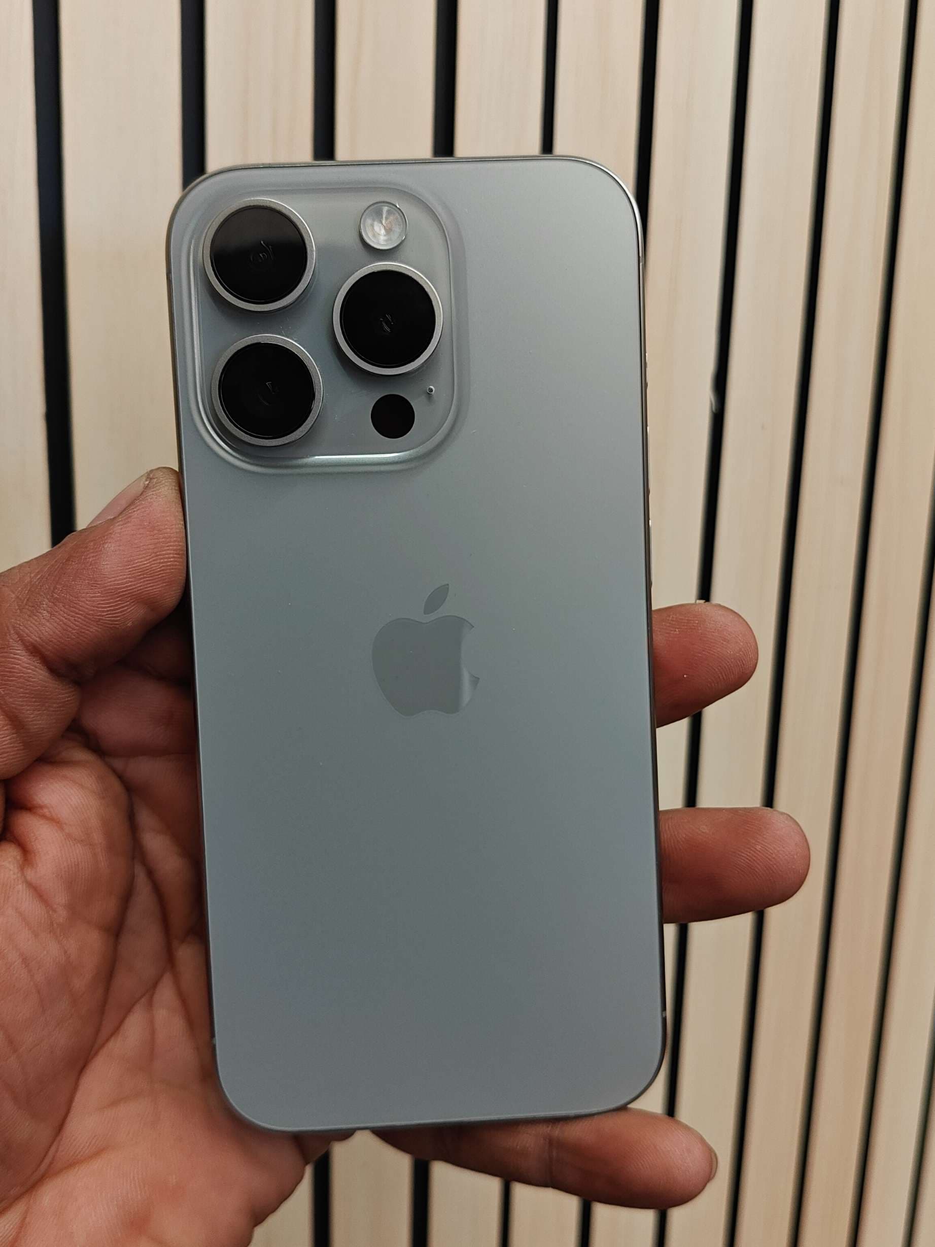 Apple iPhone 15 Pro photo 1