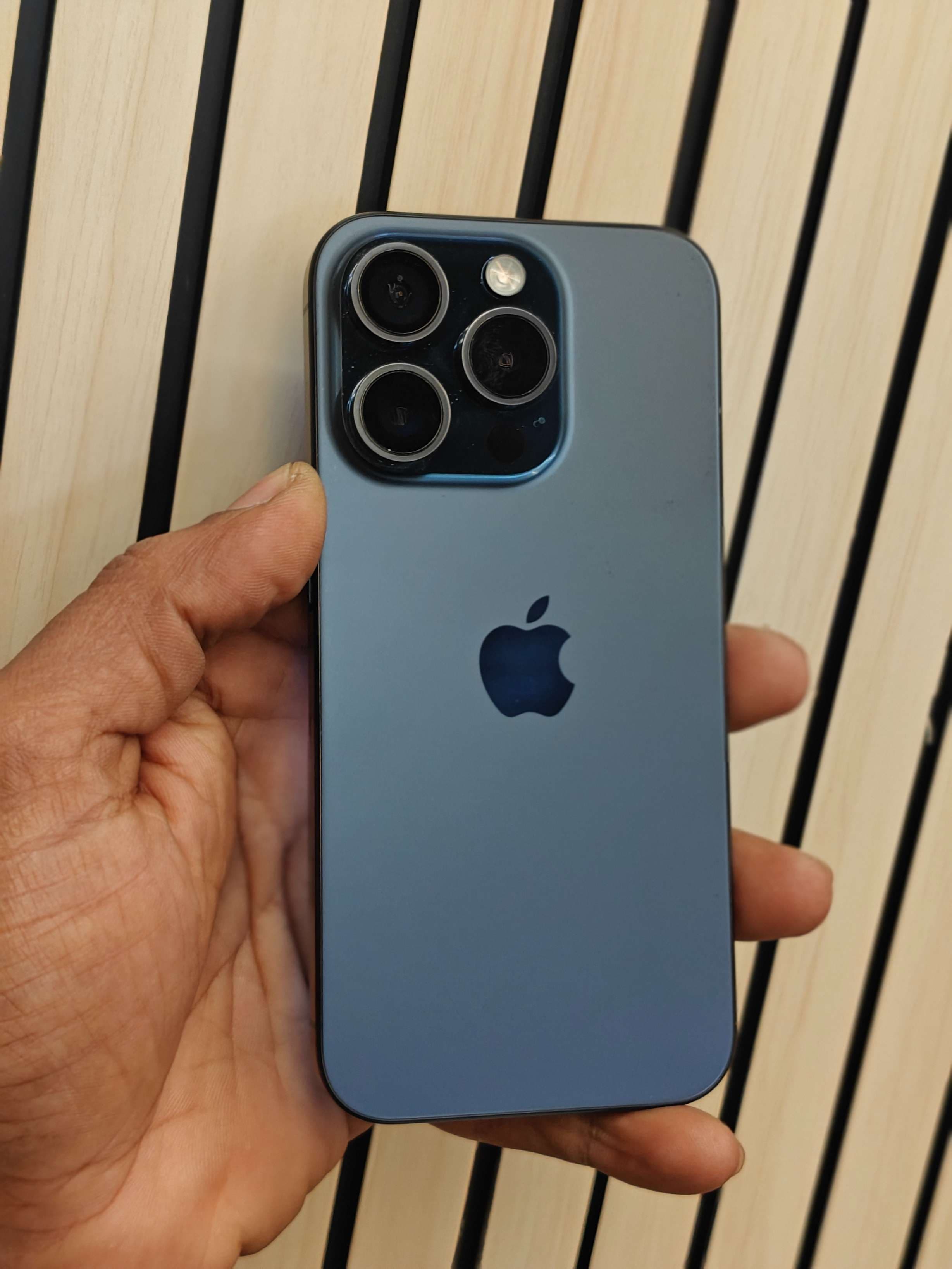 Apple iPhone 15 Pro photo 1