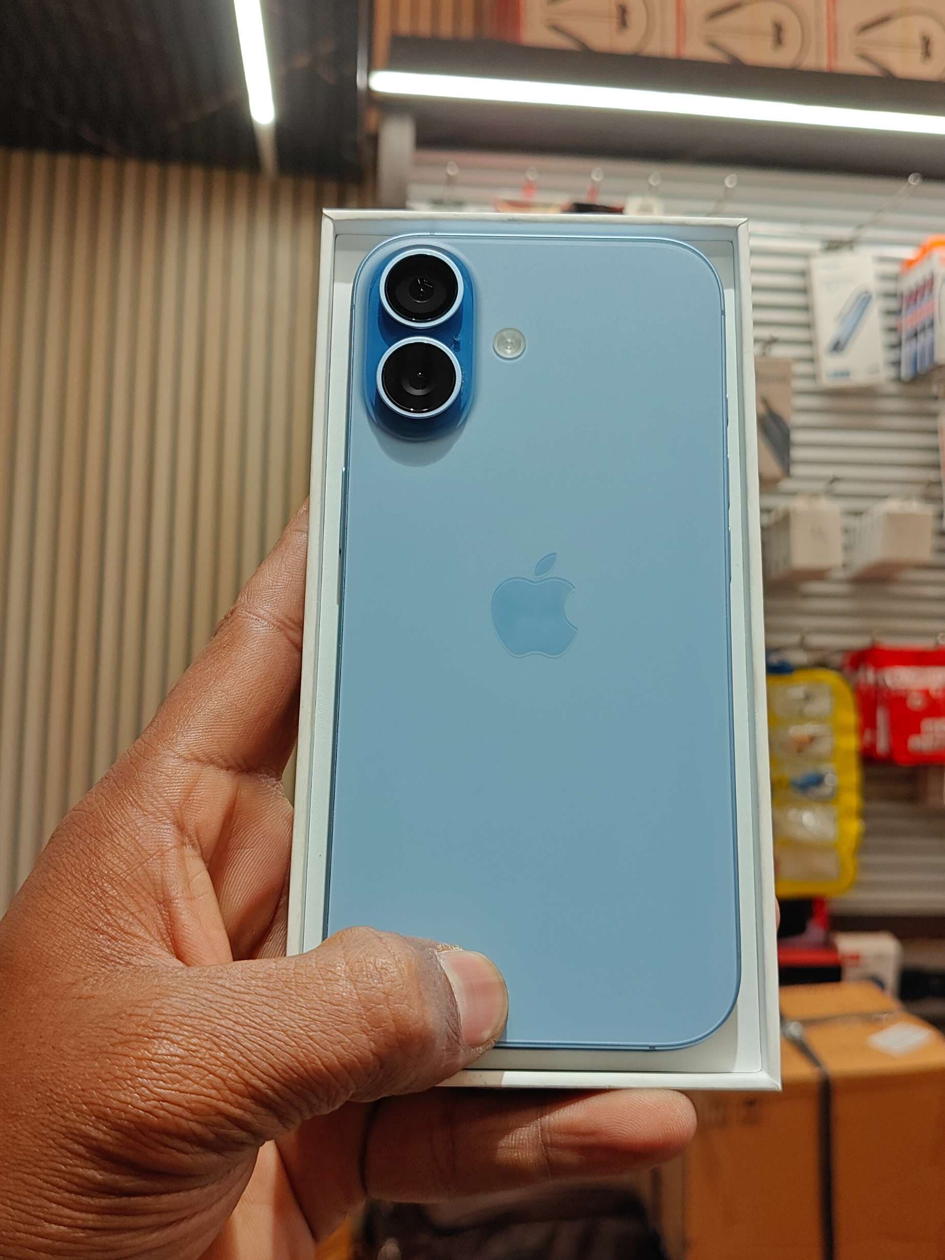 Apple iPhone 17 photo 1