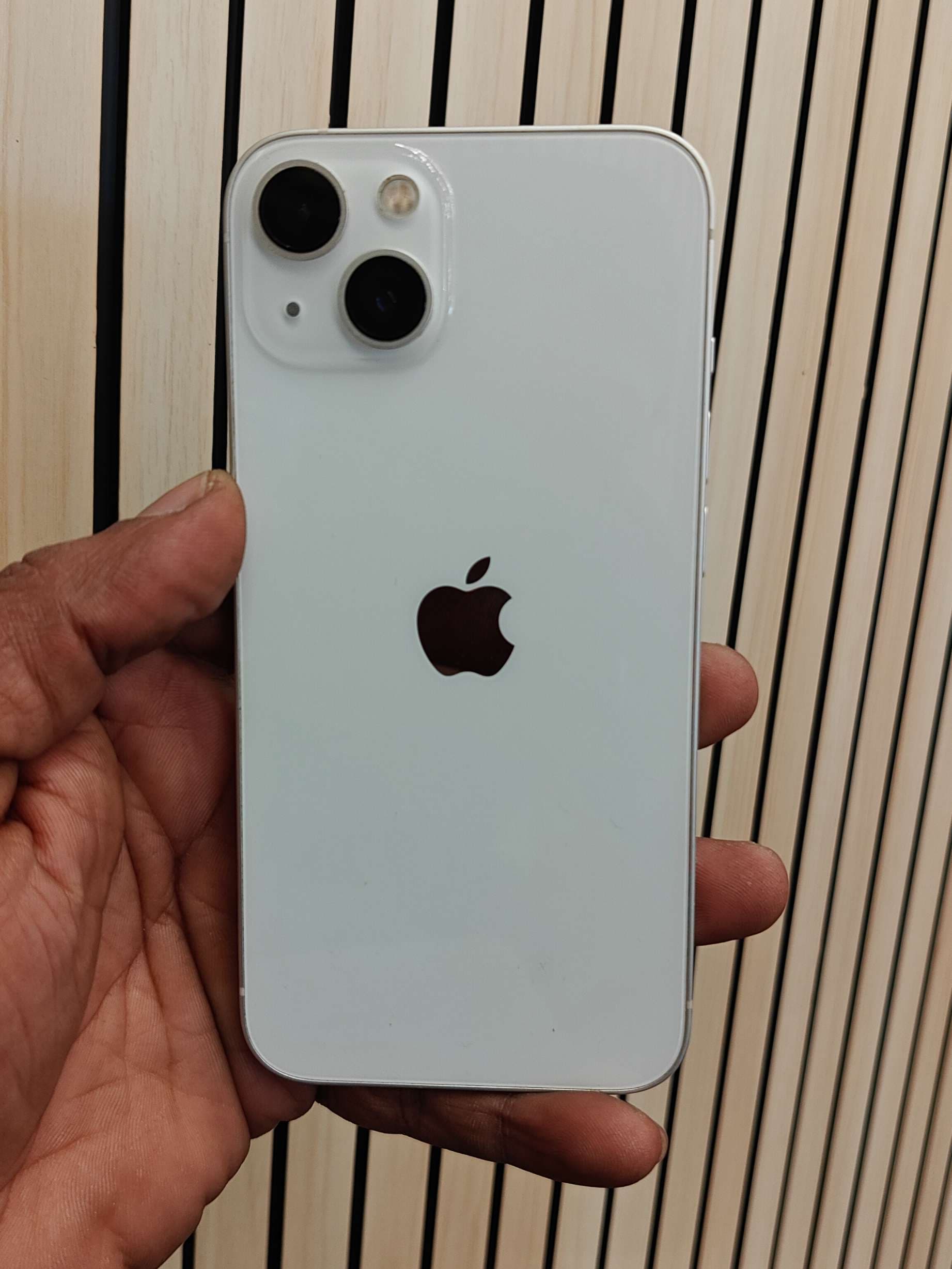 Apple iPhone 13 photo 1