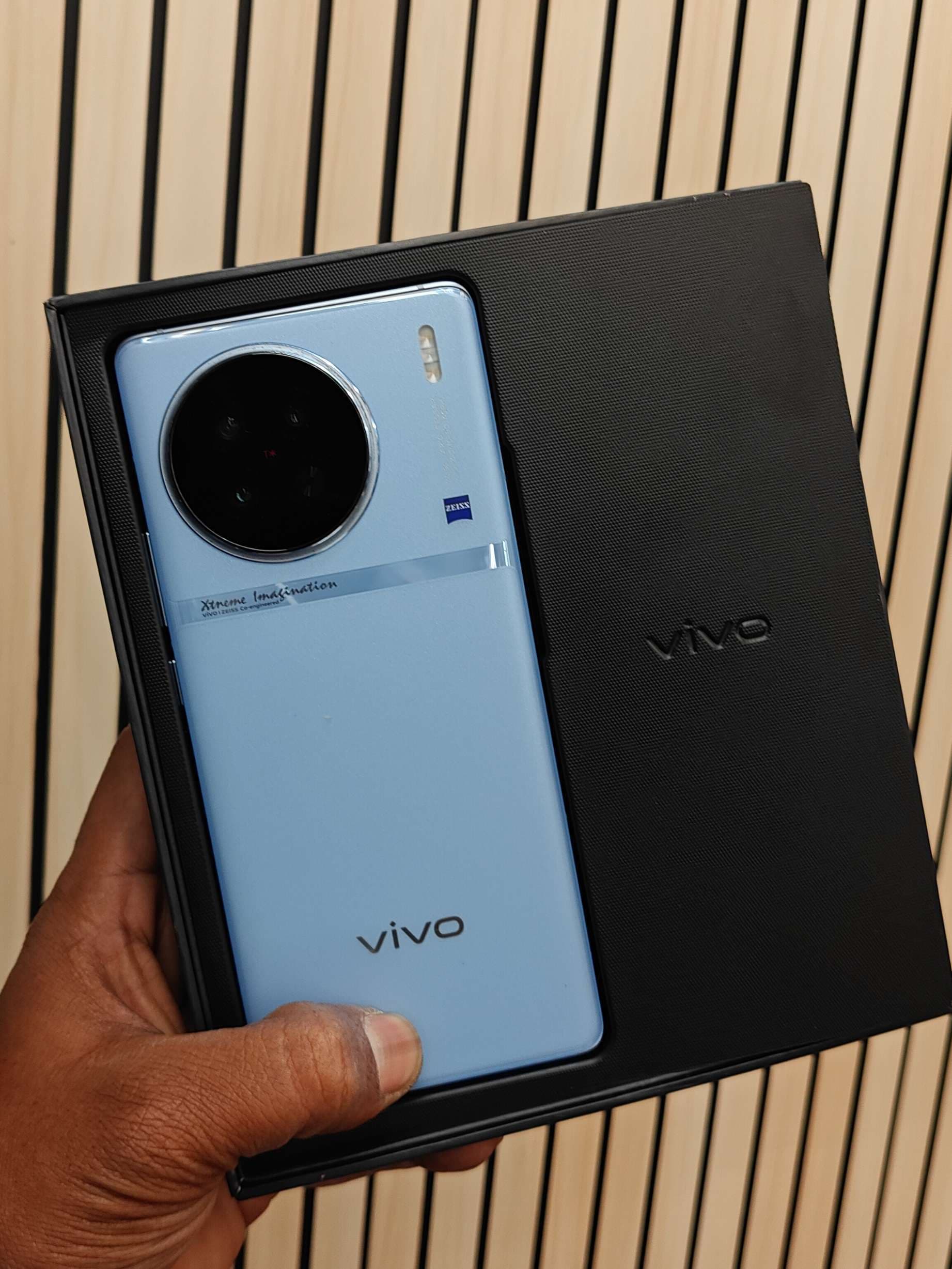 Vivo X90 photo 1
