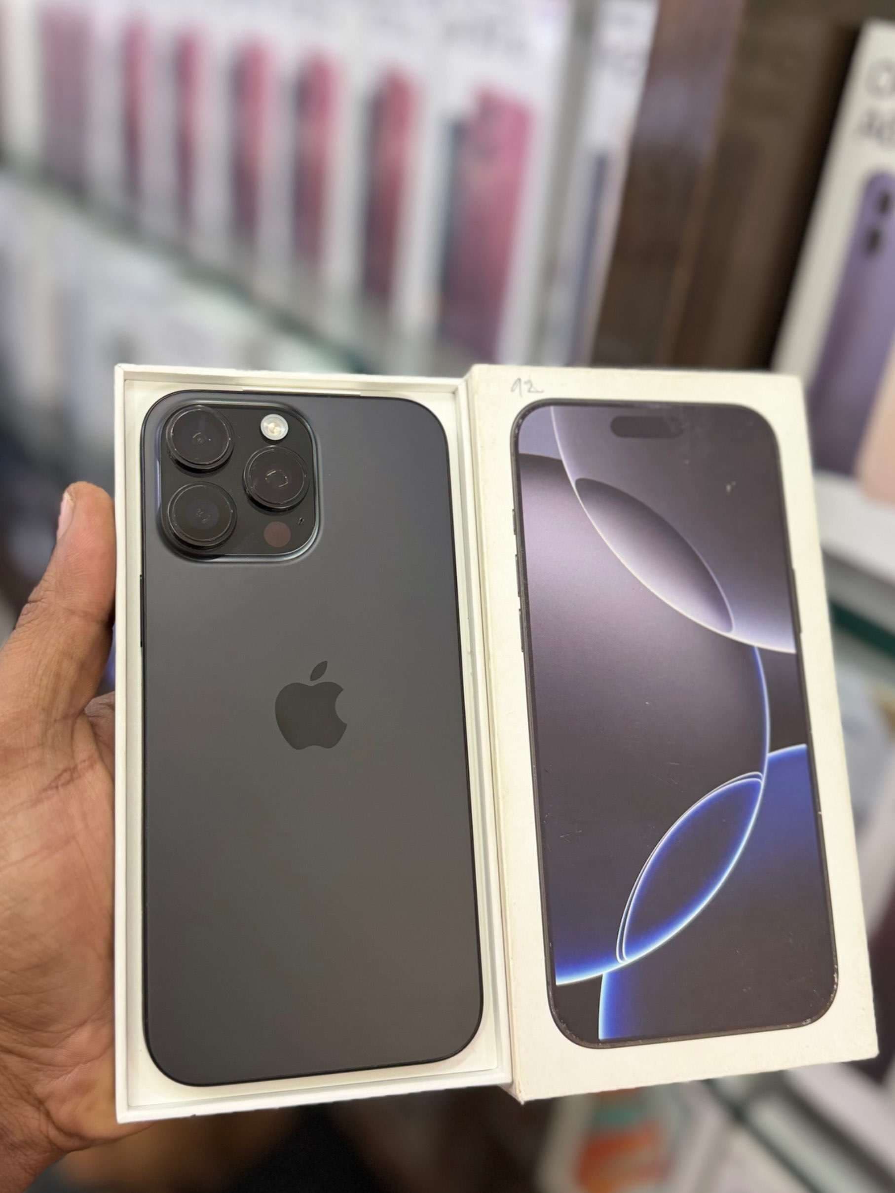 Apple iPhone 16 Pro Max photo 1