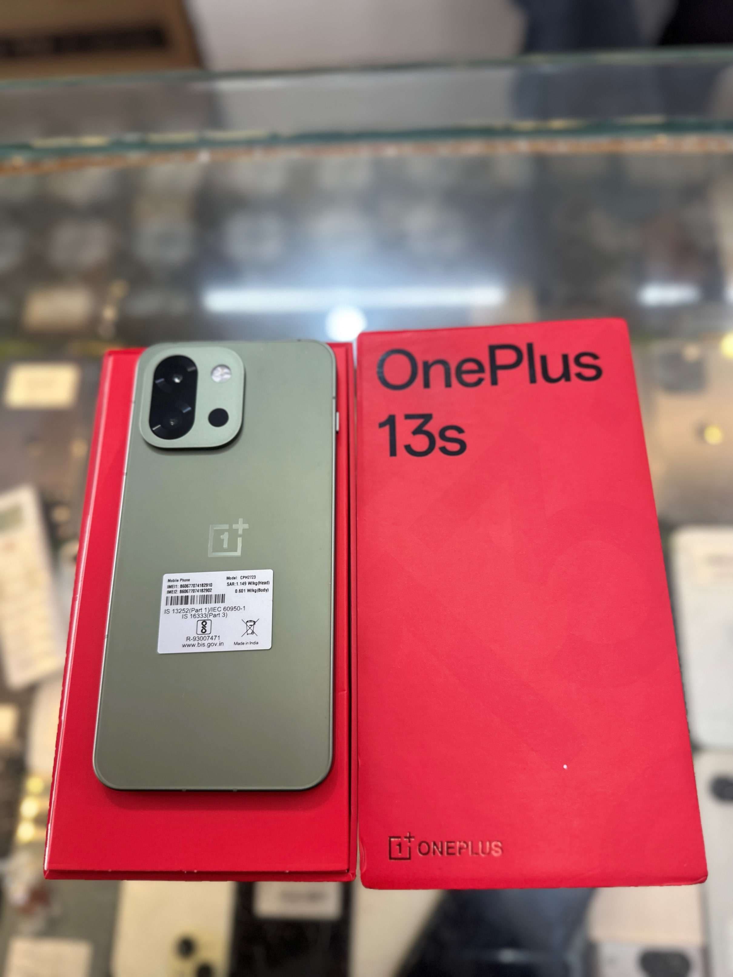 OnePlus 13s photo 1