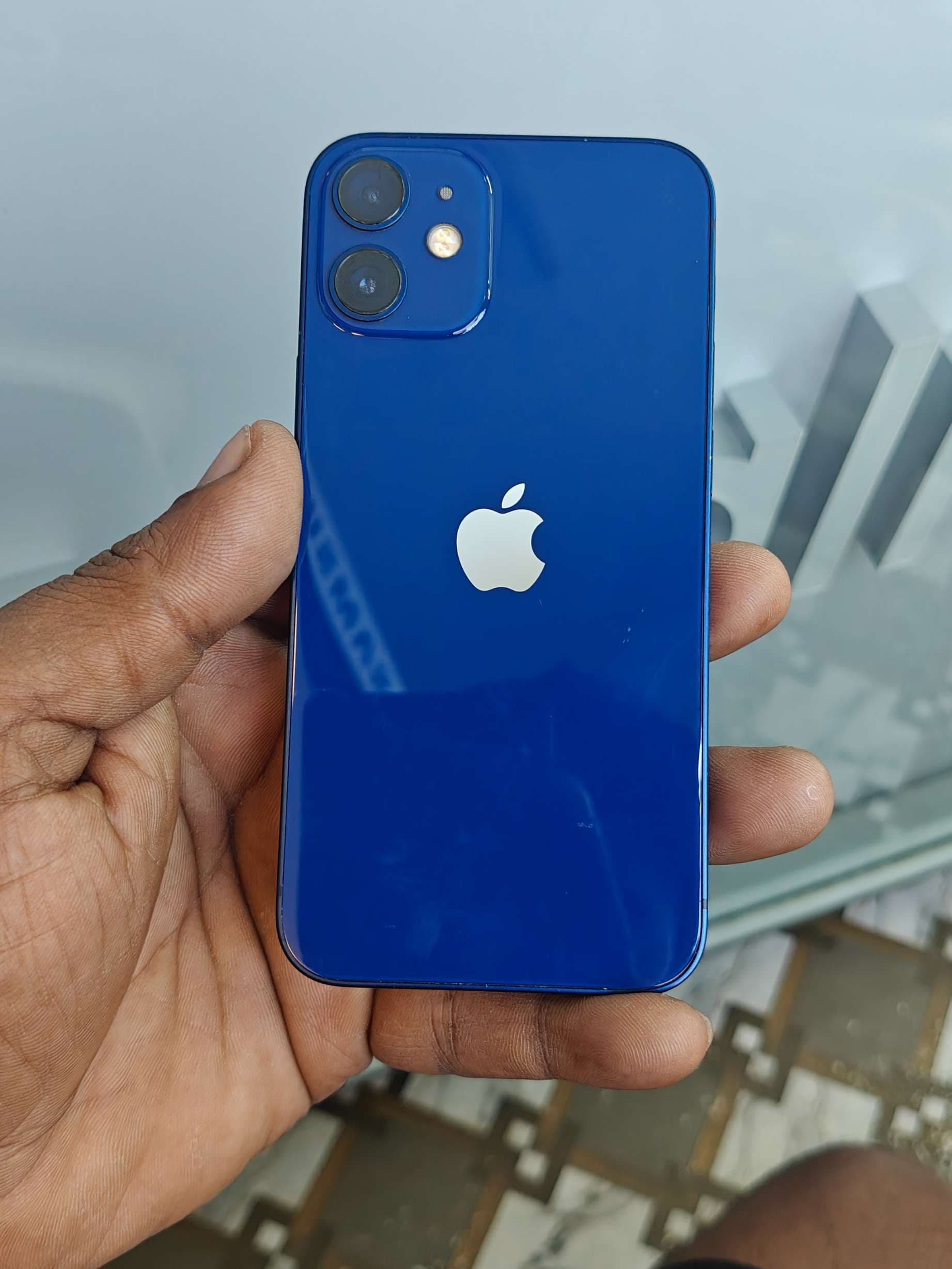Apple iPhone 12 mini photo 1