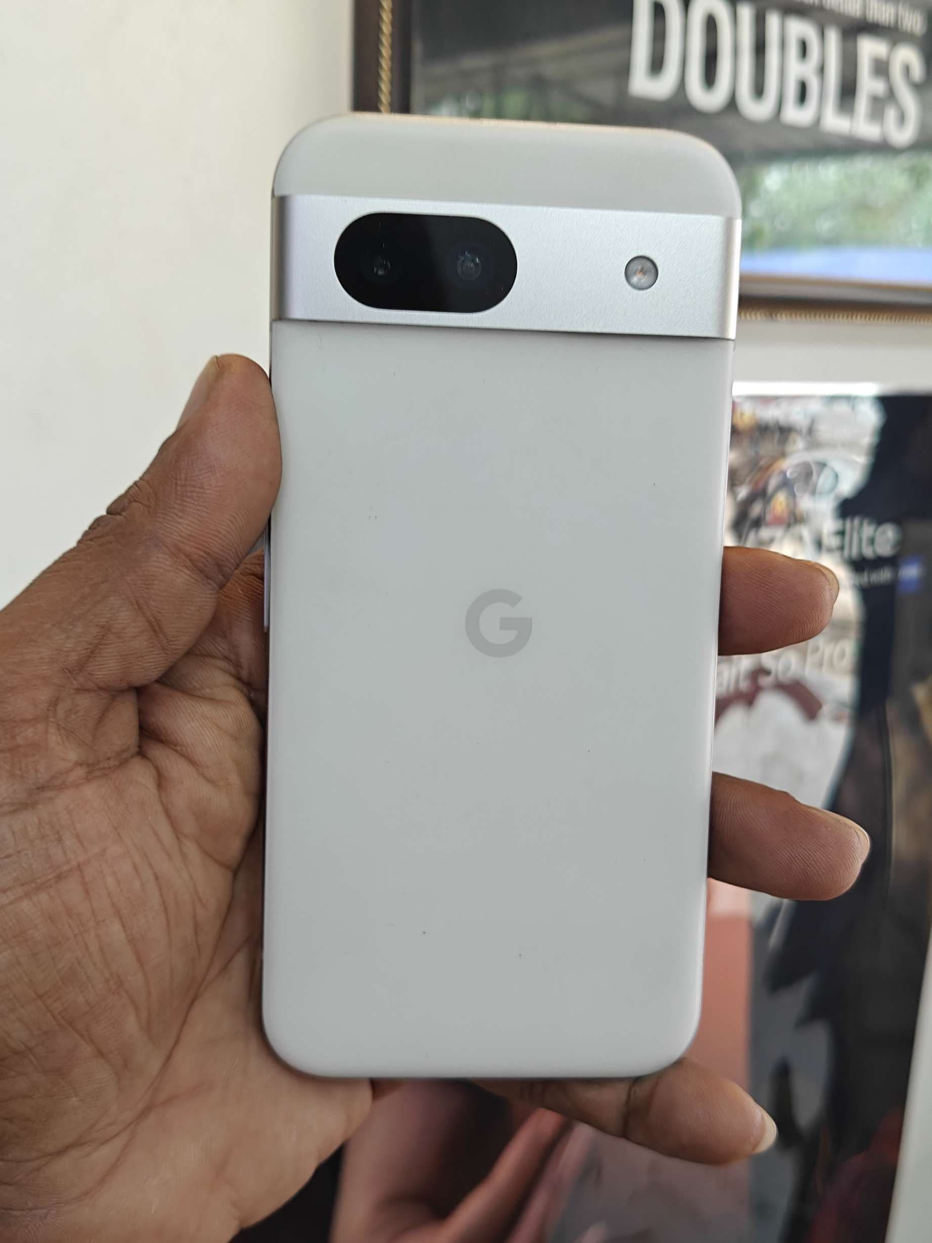 Google Pixel 8a photo 1