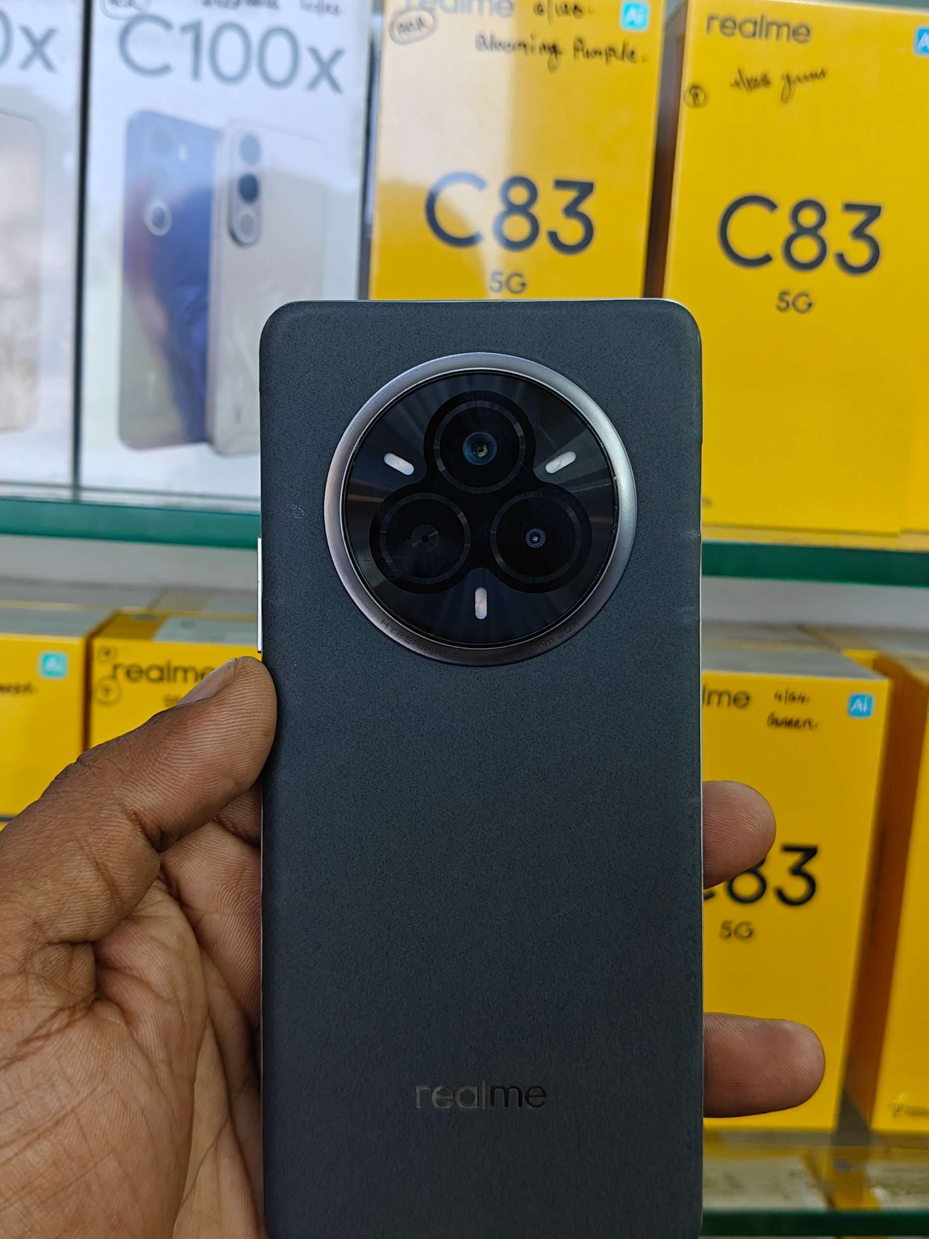 Realme 14 Pro photo 1