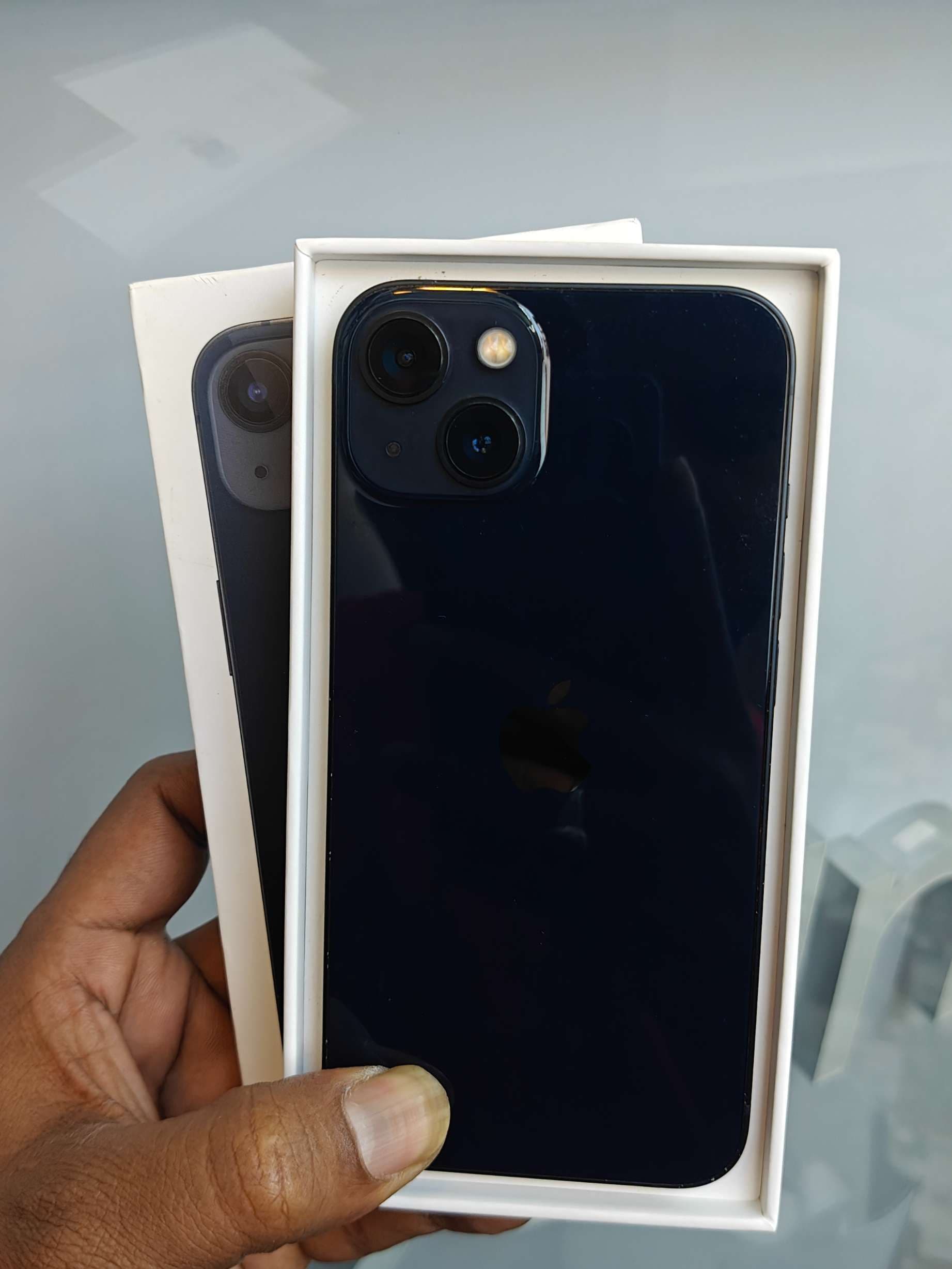Apple iPhone 13 photo 1