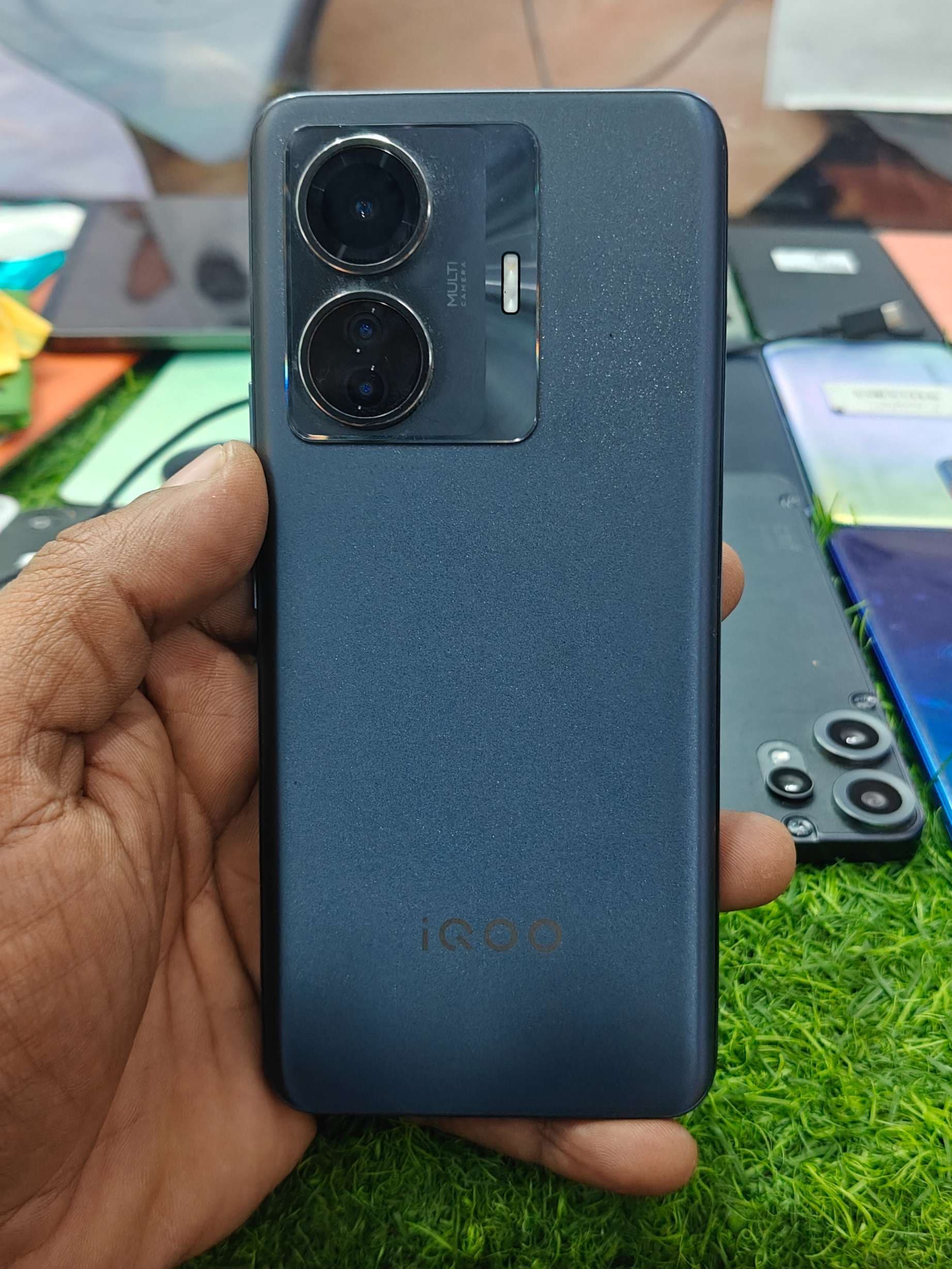 Vivo iQOO Z6 Pro photo 1