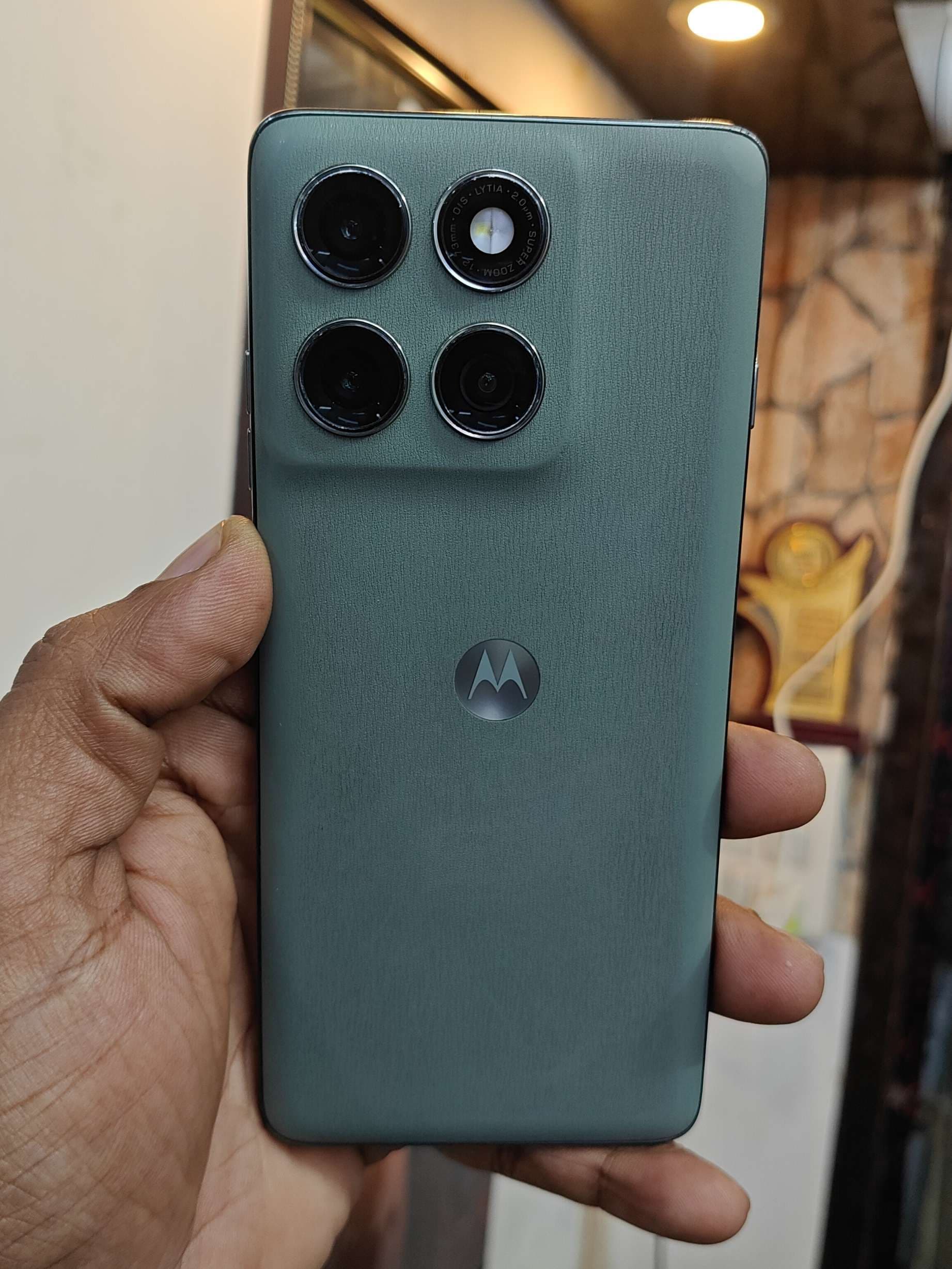 Motorola Edge 60 Pro photo 1