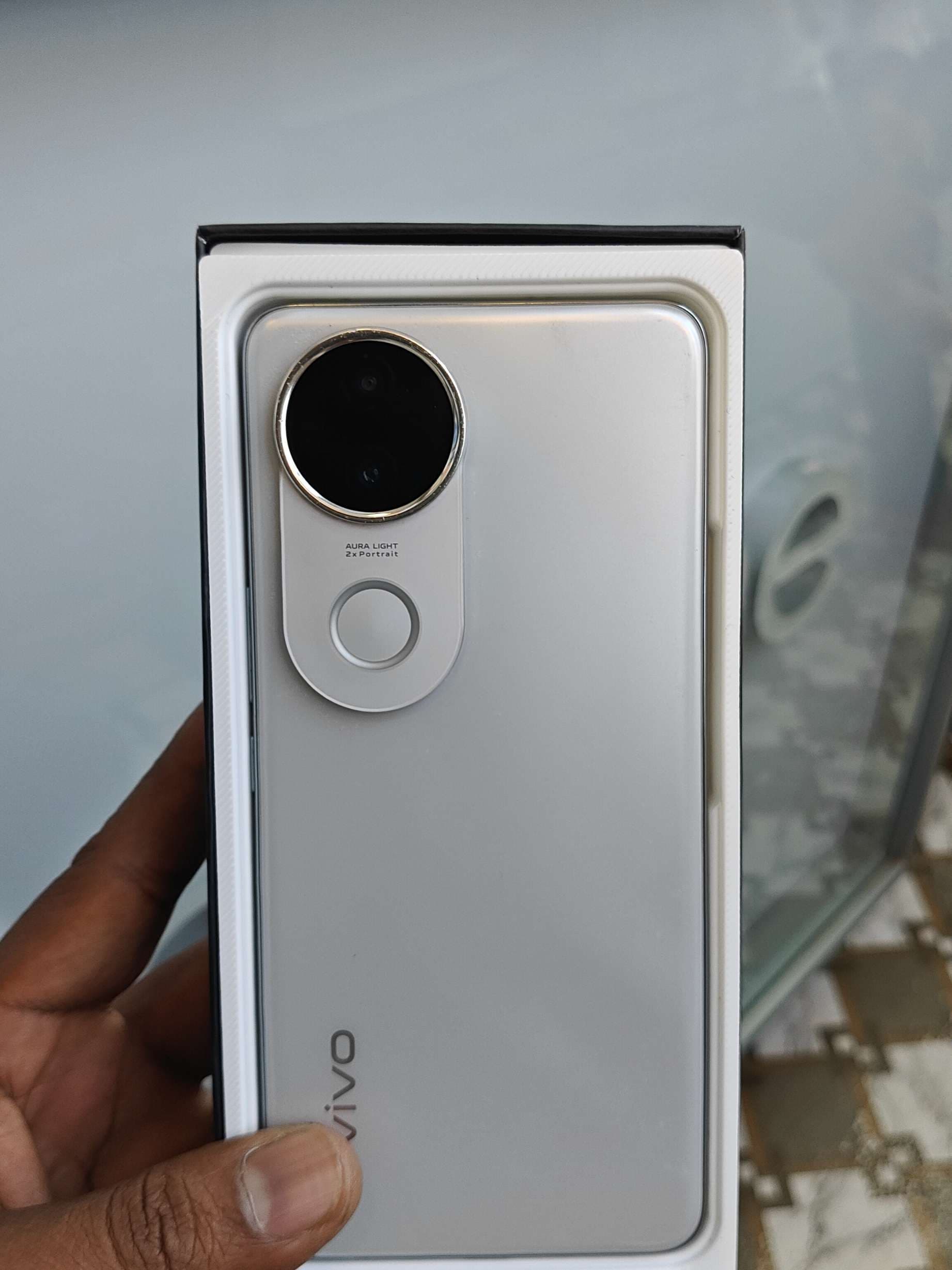Vivo V50e photo 1