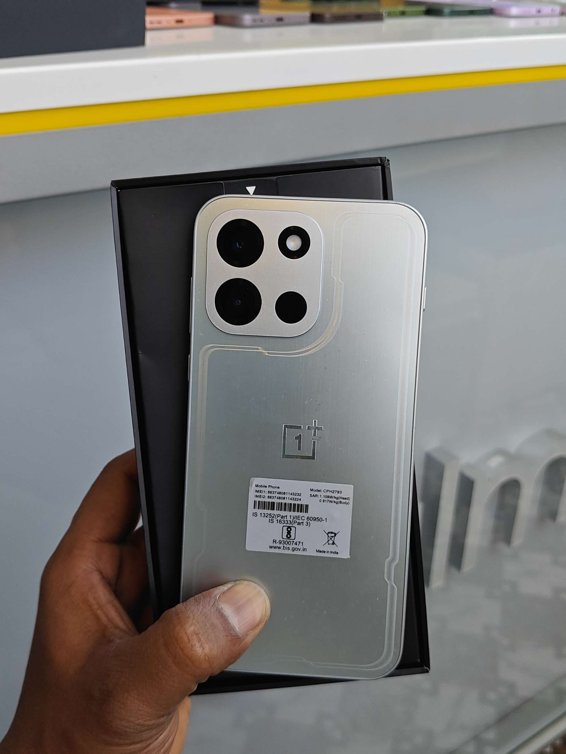 OnePlus Nord 6 photo 1